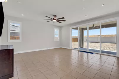 1553 Base Ct, Dixon, CA 95620 - Photo 14
