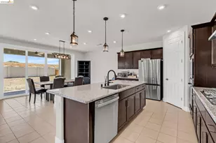 1553 Base Ct, Dixon, CA 95620 - Photo 8