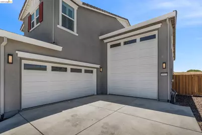 1553 Base Ct, Dixon, CA 95620 - Photo 4