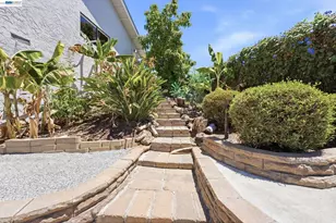 3981 Blue Gum Dr, San Jose, CA 95127 - Photo 12