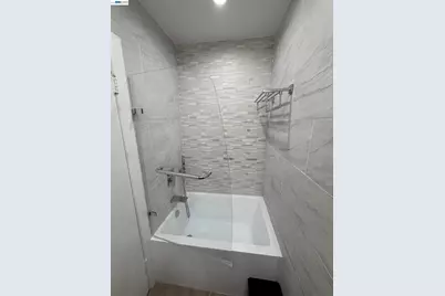1015 Kings Rd #309, West Hollywood, CA 90069 - Photo 12