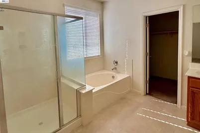17385 Stone Celler Way, Lathrop, CA 95330 - Photo 10