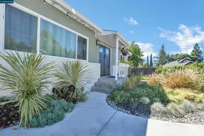 2160 Walnut St, Martinez, CA 94553 - Photo 2