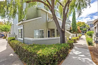 63 Trestle Dr, Hayward, CA 94544 - Photo 2