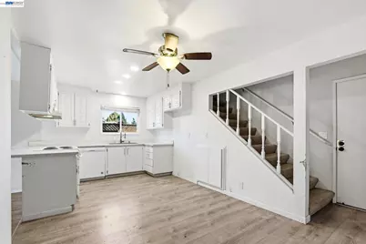 34390 Thornhill Ct., Fremont, CA 94555 - Photo 10