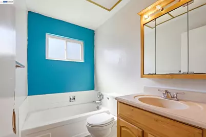 34390 Thornhill Ct., Fremont, CA 94555 - Photo 24
