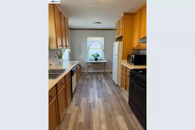 1100 101st Ave, Oakland, CA 94603 - Photo 6