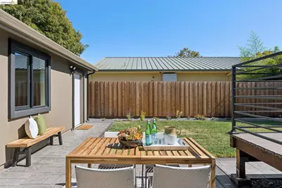 920 Page St, Berkeley, CA 94710 - Photo 42