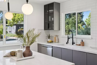 920 Page St, Berkeley, CA 94710 - Photo 10