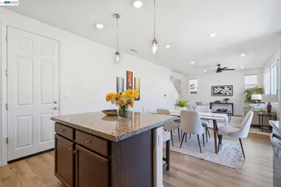 639 Rosedale Way, Lathrop, CA 95330 - Photo 10