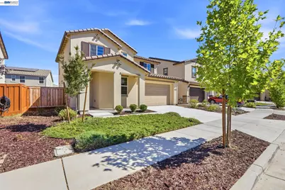 639 Rosedale Way, Lathrop, CA 95330 - Photo 2