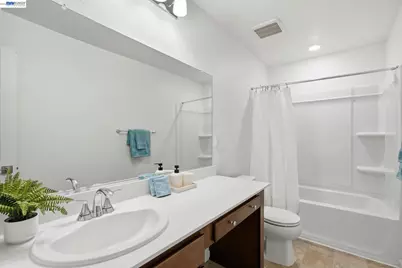 639 Rosedale Way, Lathrop, CA 95330 - Photo 34