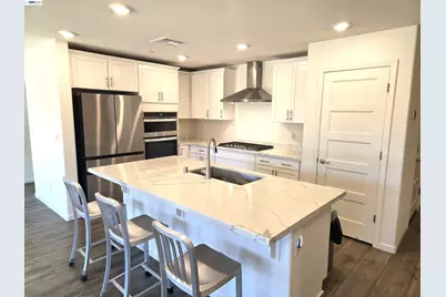 1721 Stephanie St, Manteca, CA 95337 - Photo 2