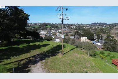 3944 La Cima Rd, El Sobrante, CA 94803 - Photo 30