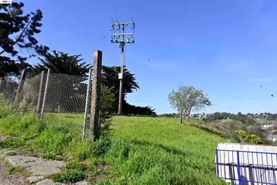 3944 La Cima Rd, El Sobrante, CA 94803 - Photo 20