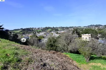 3944 La Cima Rd, El Sobrante, CA 94803 - Photo 18