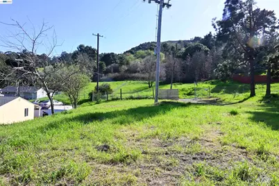 3944 La Cima Rd, El Sobrante, CA 94803 - Photo 12