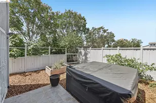807 Myrtle St, Oakland, CA 94607 - Photo 32