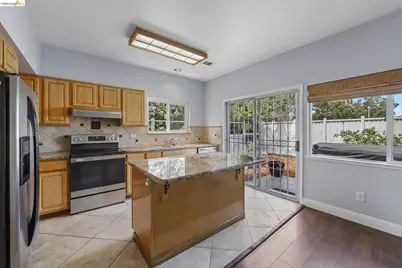 807 Myrtle St, Oakland, CA 94607 - Photo 14