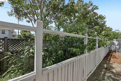 807 Myrtle St, Oakland, CA 94607 - Photo 34