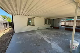 5250 Standish Rd, Sacramento, CA 95820 - Photo 18
