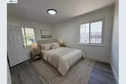 5250 Standish Rd, Sacramento, CA 95820 - Photo 6