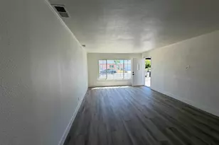 5250 Standish Rd, Sacramento, CA 95820 - Photo 26