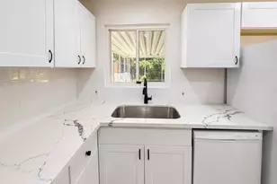 5250 Standish Rd, Sacramento, CA 95820 - Photo 10
