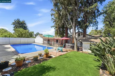 110 Bella Vista Way, Vallejo, CA 94590 - Photo 2