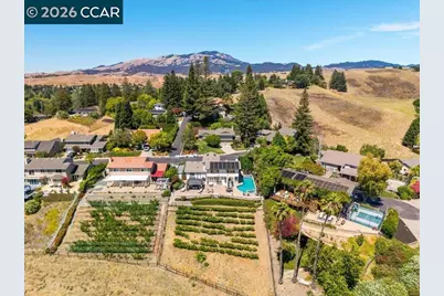 385 Paraiso Dr, Danville, CA 94526 - Photo 64