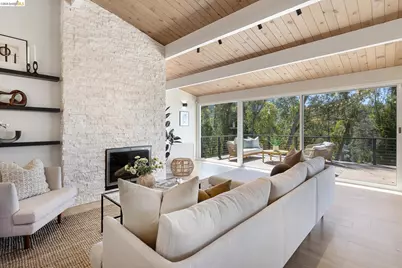 6824 Paso Robles Dr., Oakland, CA 94611 - Photo 4