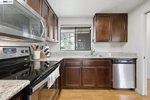 1701 Calais Ct, Fairview, CA 94541 - Photo 4