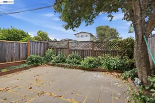 1701 Calais Ct, Fairview, CA 94541 - Photo 32