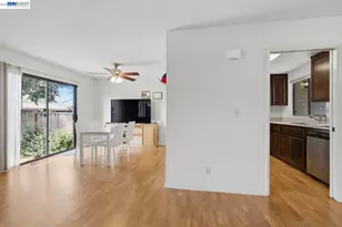 1701 Calais Ct, Fairview, CA 94541 - Photo 12