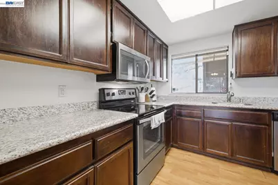 1701 Calais Ct, Fairview, CA 94541 - Photo 18
