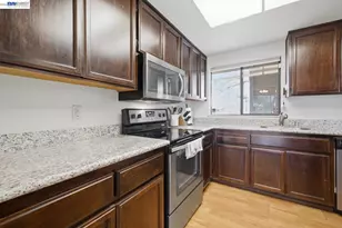 1701 Calais Ct, Fairview, CA 94541 - Photo 18