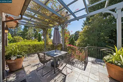 2388 Vine St, Berkeley, CA 94708 - Photo 14