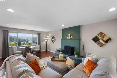 8019 Sterling Dr, Oakland, CA 94605 - Photo 34
