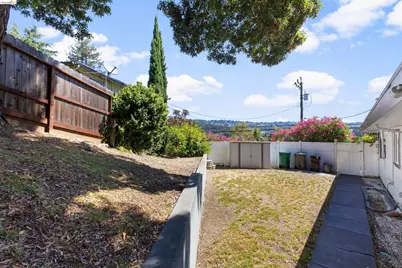 8019 Sterling Dr, Oakland, CA 94605 - Photo 60