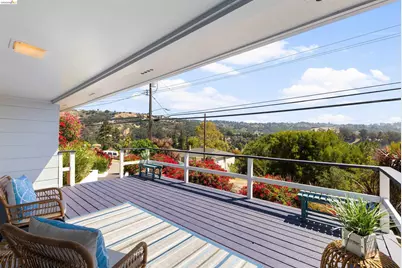 8019 Sterling Dr, Oakland, CA 94605 - Photo 8