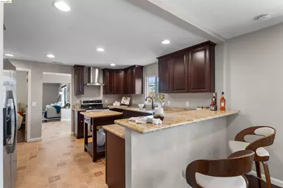 8019 Sterling Dr, Oakland, CA 94605 - Photo 26