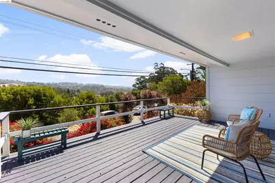 8019 Sterling Dr, Oakland, CA 94605 - Photo 2