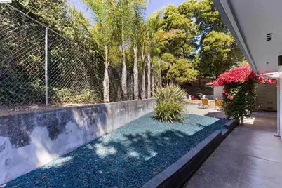 8019 Sterling Dr, Oakland, CA 94605 - Photo 56