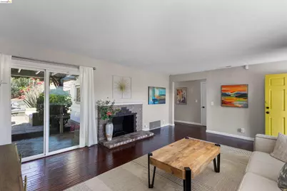 8019 Sterling Dr, Oakland, CA 94605 - Photo 16