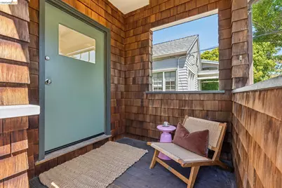 456 62nd St, Oakland, CA 94609 - Photo 2