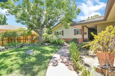 513 Gerard Dr, Lodi, CA 95242 - Photo 2