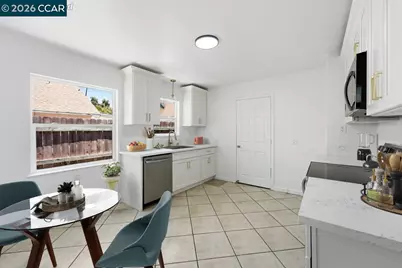 2696 Fairfield St, Sacramento, CA 95815 - Photo 12