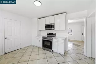 2696 Fairfield St, Sacramento, CA 95815 - Photo 14