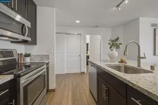 6400 Christie Ave, Emeryville, CA 94608 - Photo 8