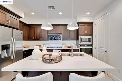 37764 Hickory St, Newark, CA 94560 - Photo 8